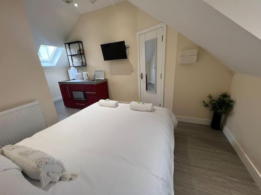 6 Studio Flat, 50M To Airbus Μπρίστολ Εξωτερικό φωτογραφία
